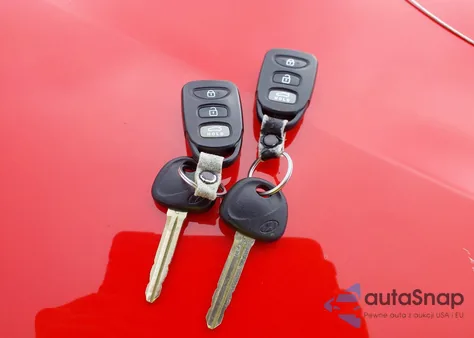 2013 Hyundai Elantra Gls from USA, damaged, VIN KMHDH4AE3DU506282